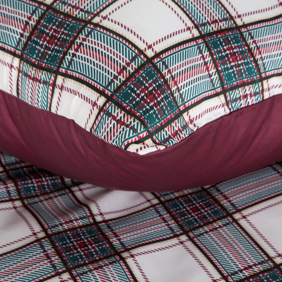 Vianočné obliečky 160x200 cm mikrovláknové, biele a bordové