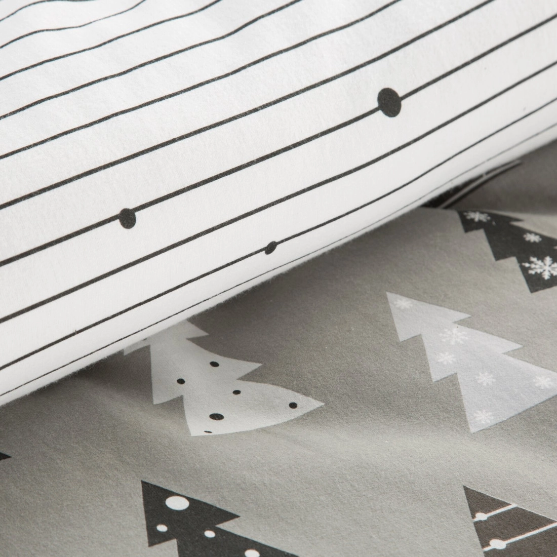 Vianočné obliečky 220x200 cm bavlnené flanelové, sivé a biele