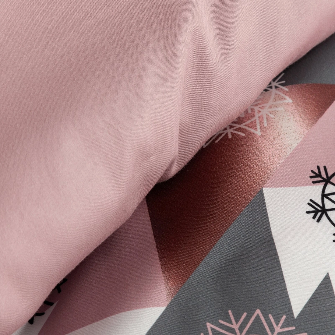 Vianočné obliečky 220x200 cm mikrovláknové, ružové a čierne