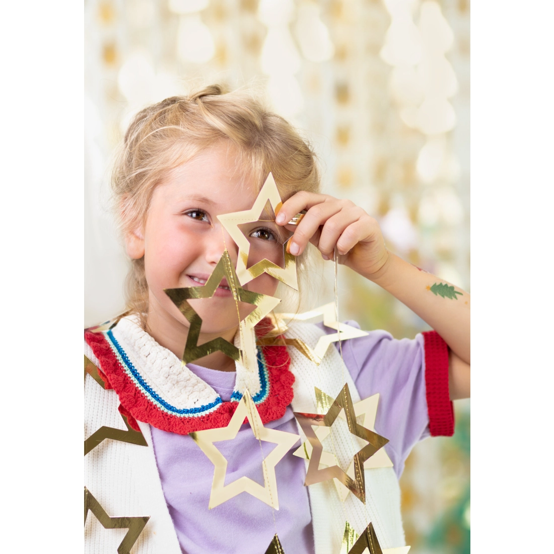 Zlata papirnata girlanda z zvezd 3 m – dekorativna veriga za zabave