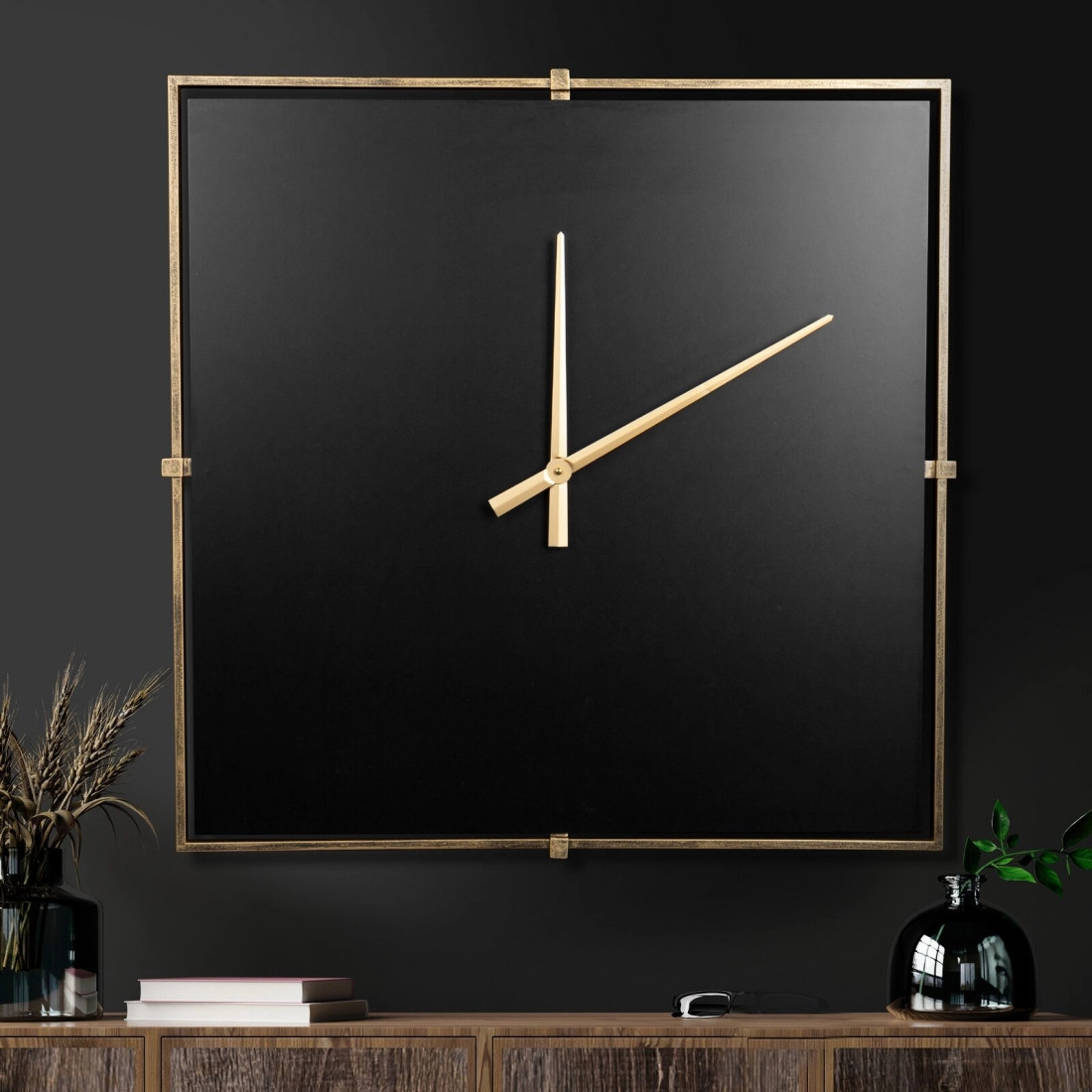 Dekoratívne nástenné hodiny vyrobené z kovu v modernom štýle 80 cm