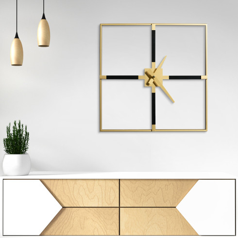 Dekoratívne nástenné hodiny z kovu v modernom štýle, hranaté