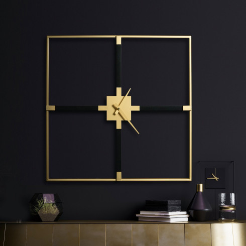 Dekoratívne nástenné hodiny z kovu v modernom štýle, hranaté