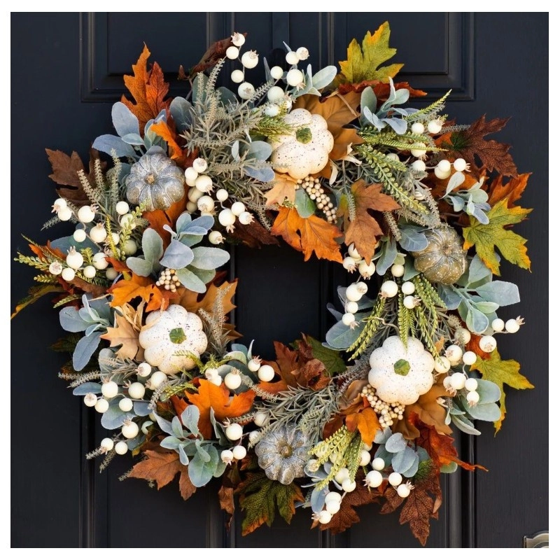 Dekoratívny jesenný veniec na dvere s tekvicami