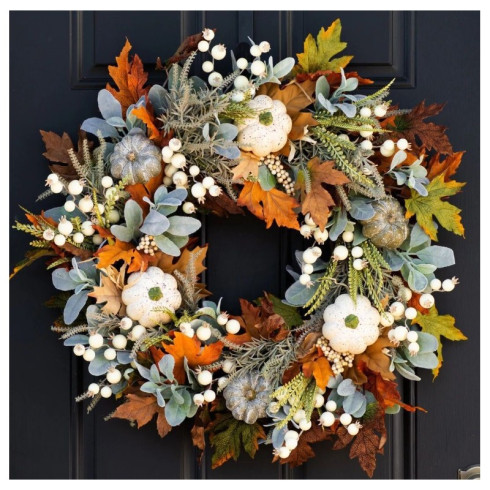 Dekoratívny jesenný veniec na dvere s tekvicami