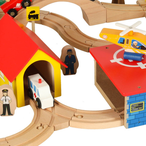 Drevený vlak lokomotíva mesto 69 prvkov