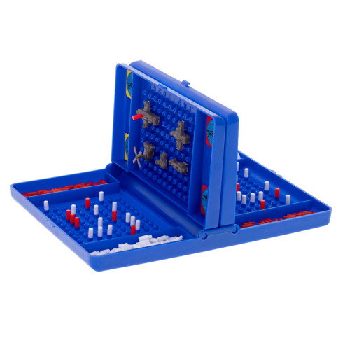 Logická hra s námornou bojovou loďou