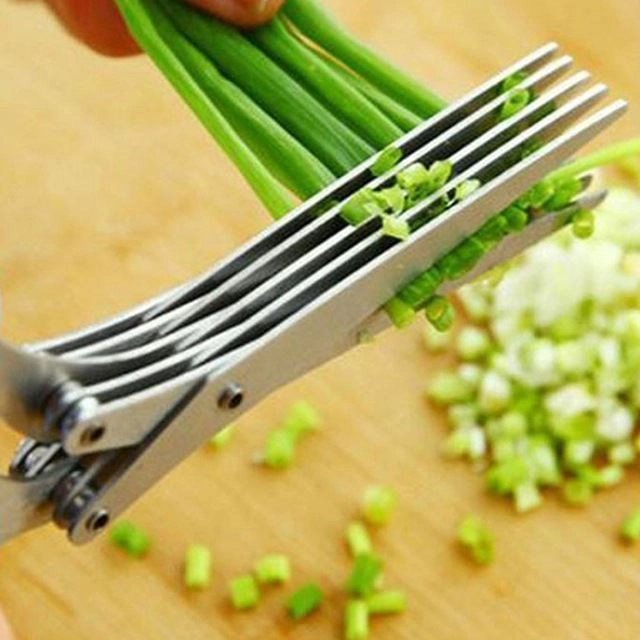 Nožnice na bylinky – pre rovnomerné strihanie byliniek