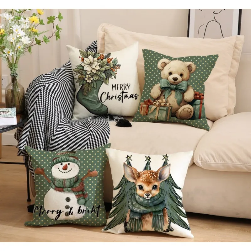 Obliečka na vankúš 45 x 45 cm vianočný motív Macko