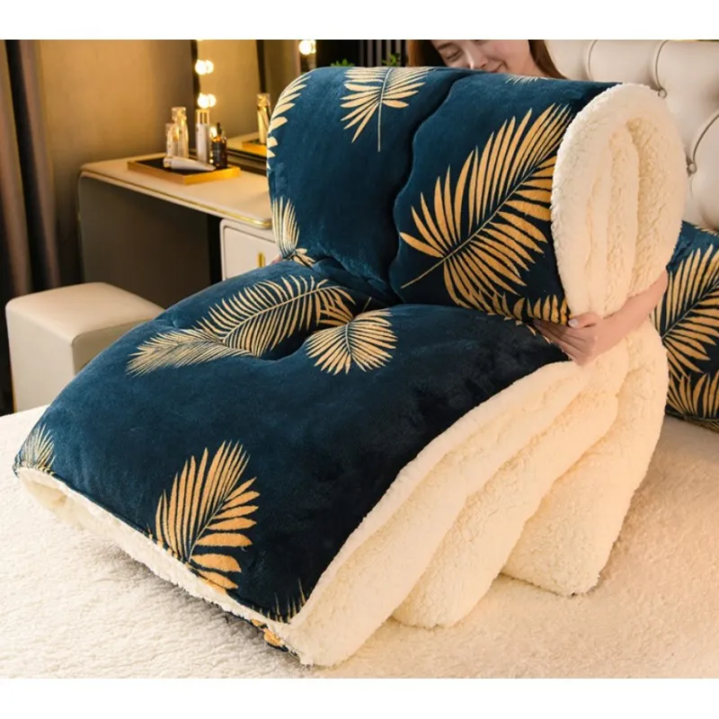 Obojstranná plyšová deka/ prehoz na posteľ 180x220 cm - tmavo modrá so zlatými listami