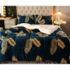 Obojstranná plyšová deka/ prehoz na posteľ 180x220 cm - tmavo modrá so zlatými listami