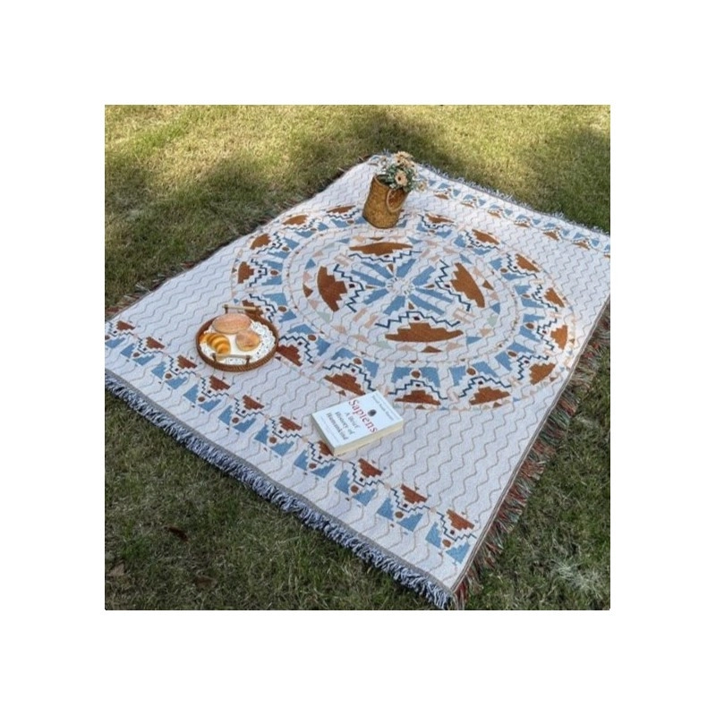 Pletená deka - obojstranný prehoz BOHO  so strapcami 130x180 cm 