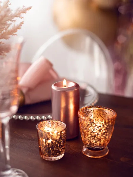 Set 4 suporturi roz-aurii pentru lumânări tip tealight