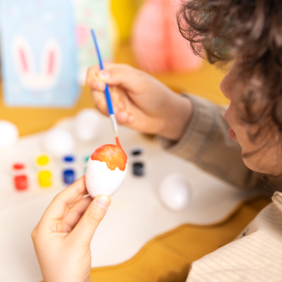 Húsvéti dekorációk – 8 darab festhető tojás készlet