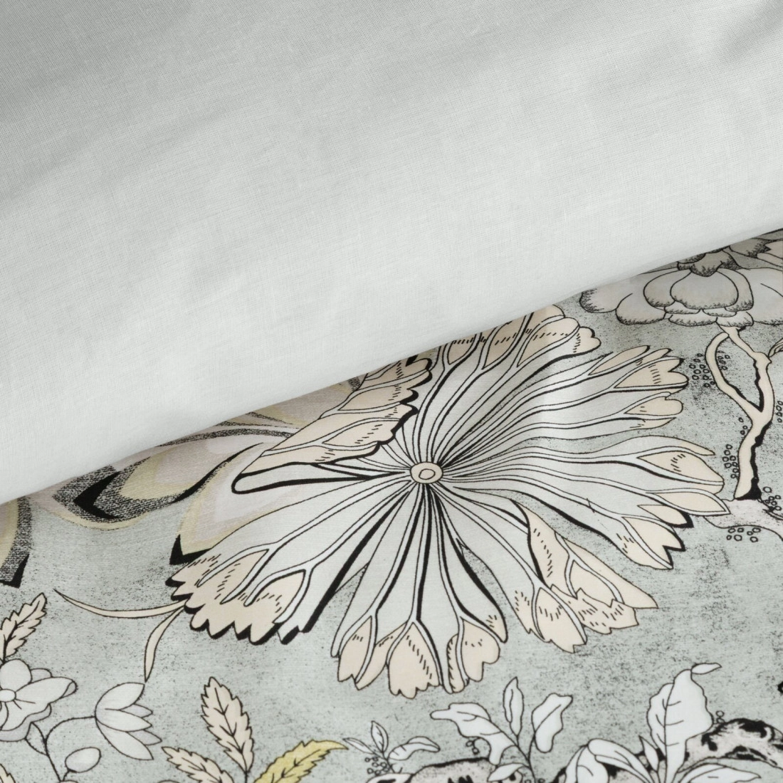 Obliečky 140x200 cm bavlnené saténové s kvetinovým vzorom, sivé a béžové