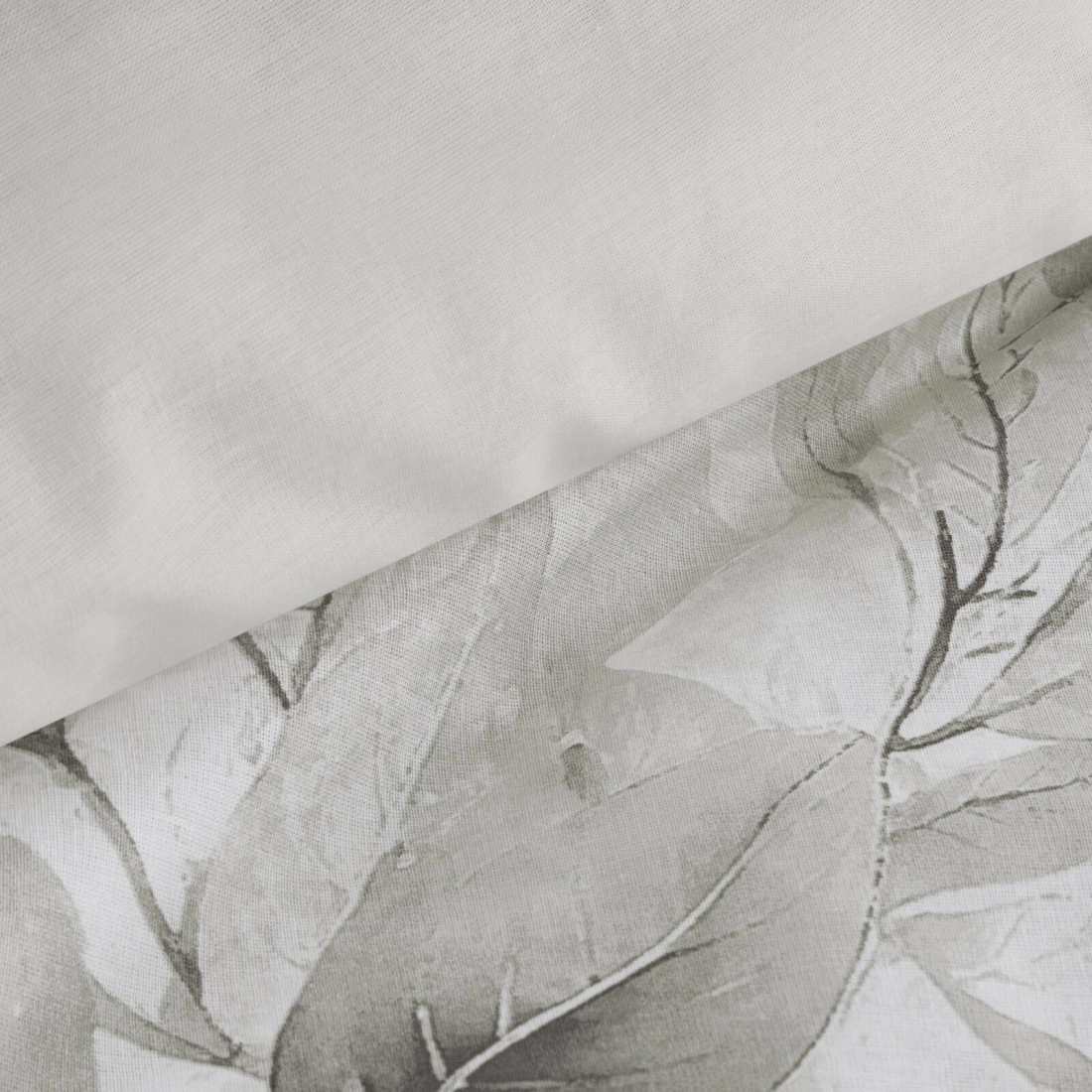 Obliečky 140x200 cm saténové bavlnené s rastlinným vzorom, strieborné a biele