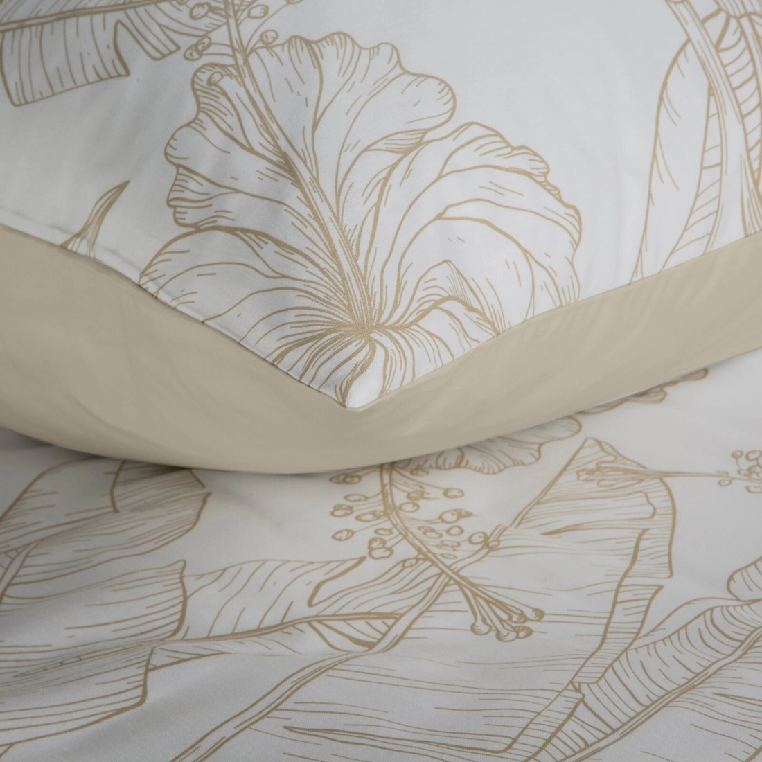 Obliečky 160x200 cm bavlnené a saténové šedobéžové s rastlinným vzorom