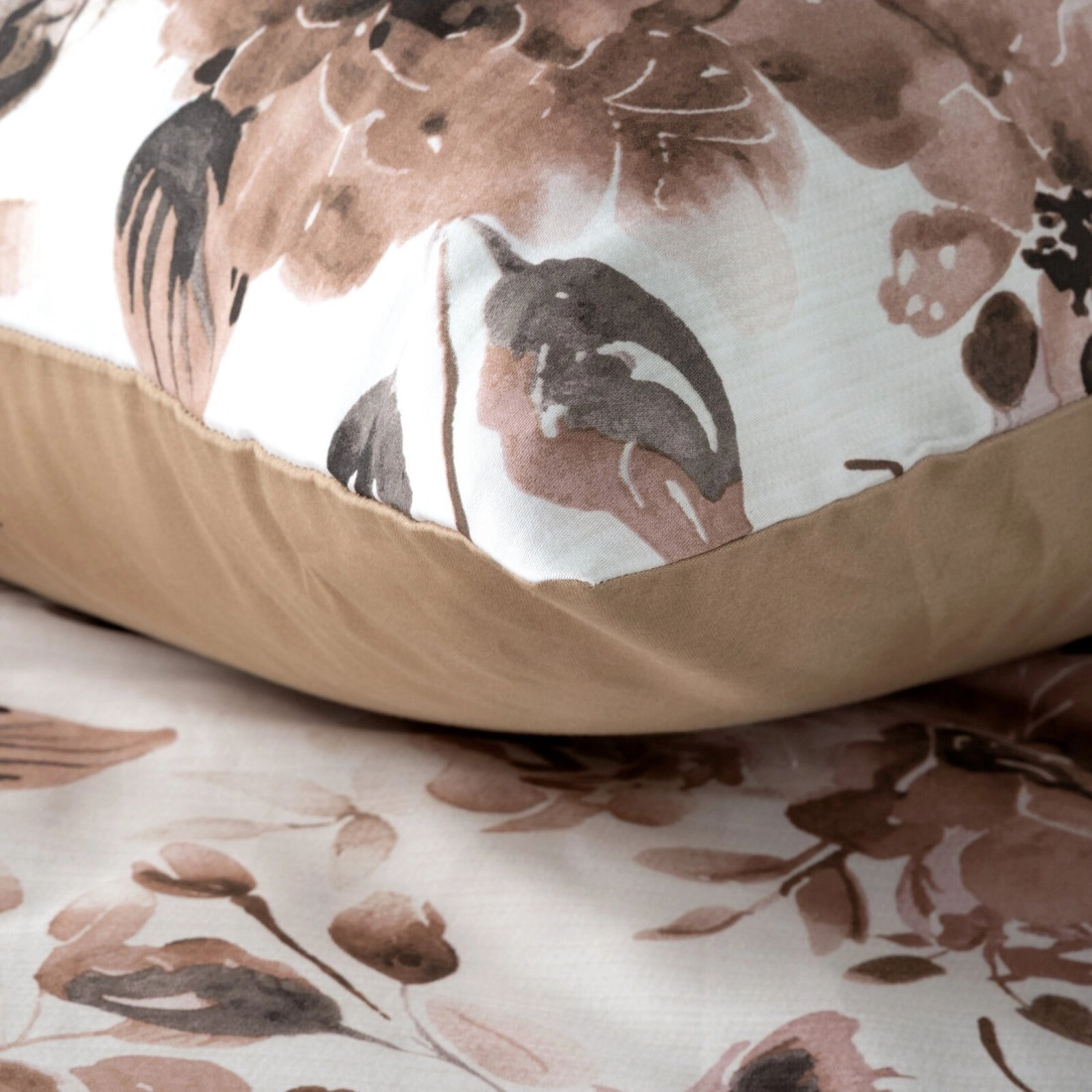 Povlečení 160x200 cm z bavlněného saténu, květované, bílé a pudrově růžové