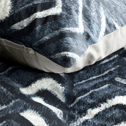 Obliečky 160x200 cm bavlnené saténové s geometrickým vzorom, tmavomodré a béžové