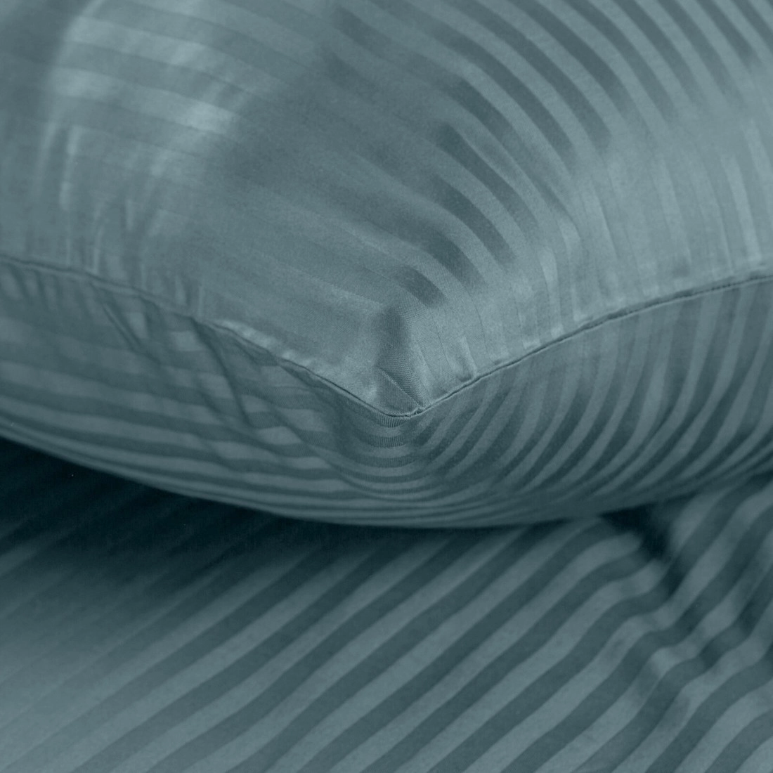 Povlečení 160x200 cm bavlněný satén s proužky, modré