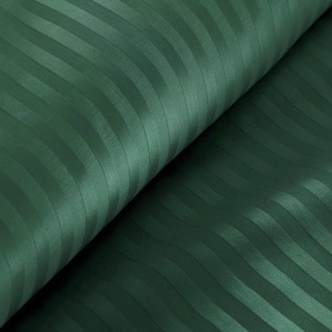 Obliečky 160x200 cm bavlnené saténové tmavozelené v prúžkoch