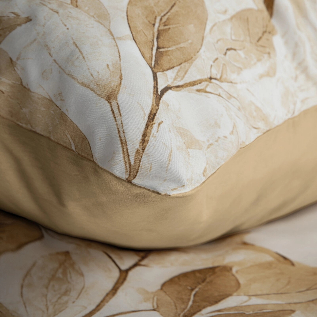 Obliečky 160x200 cm saténové bavlnené s rastlinným vzorom, oranžové a hnedé