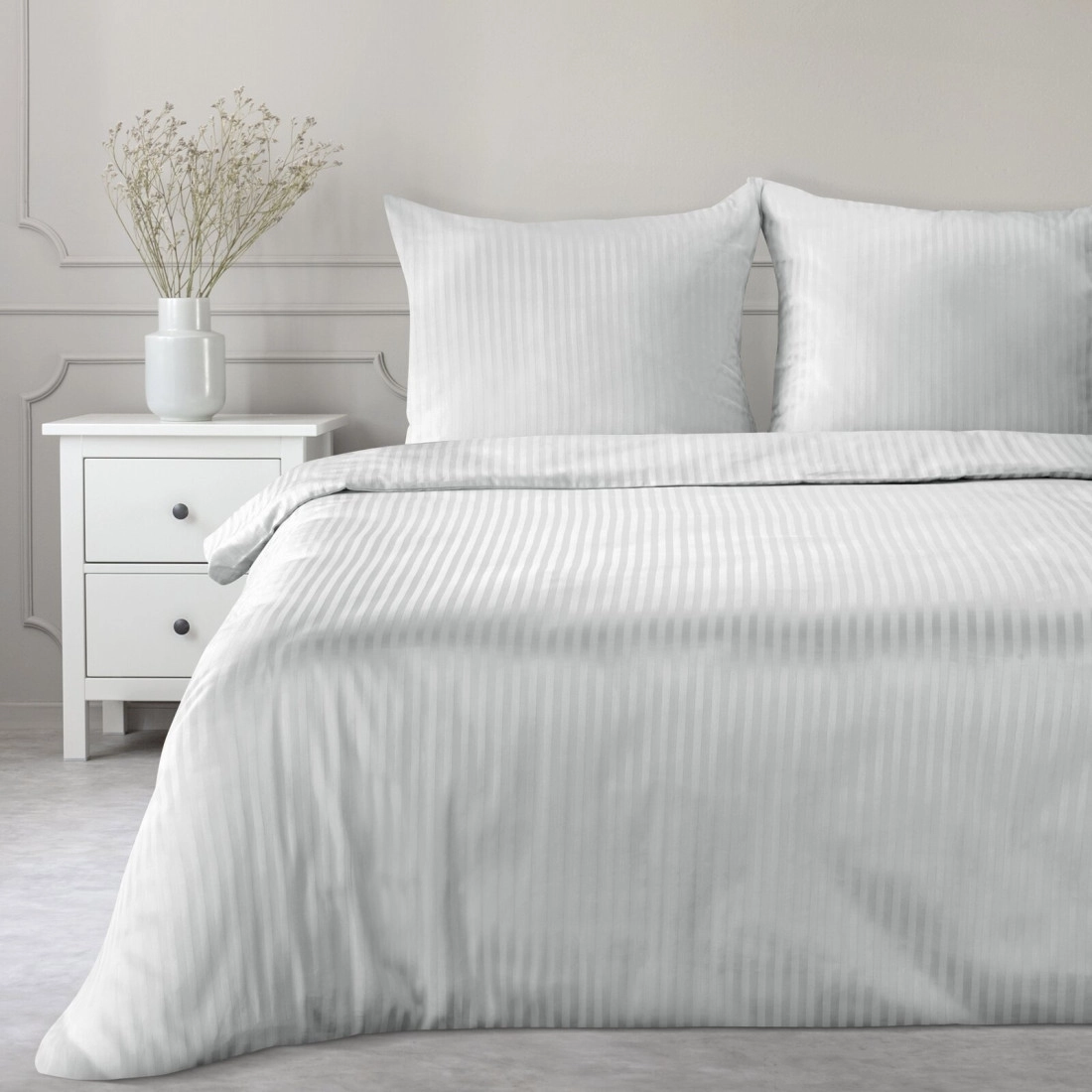 Obliečky 160x200 cm saténové pruhované svetlosivé