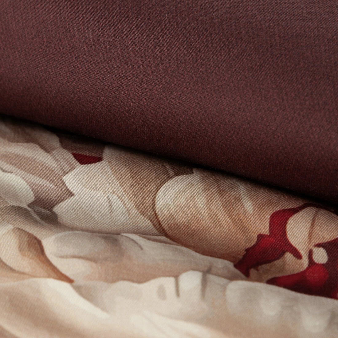 Povlečení 160x200 cm saténové s květinovým motivem, bordó a béžové