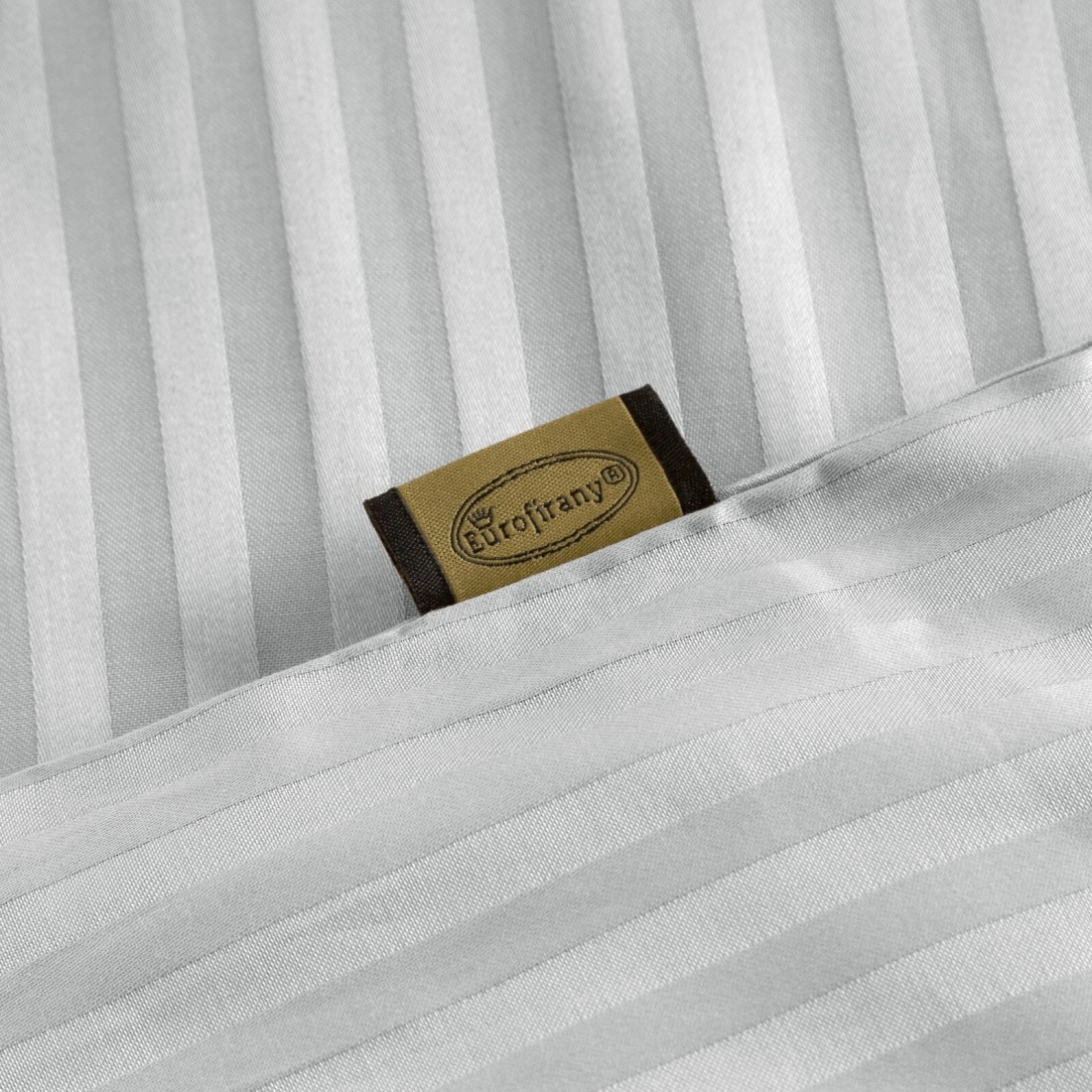 Obliečky 220x200 cm saténové bavlnené sivé s jemnými prúžkami