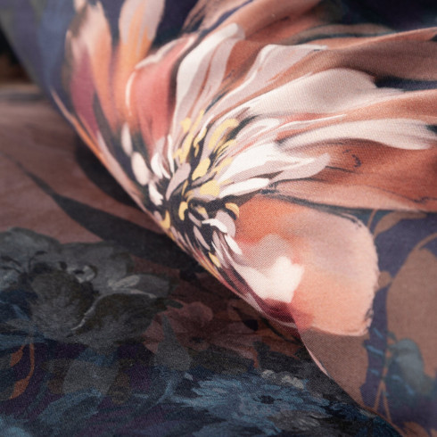 Povlečení 220x200 cm saténové s květinovým motivem, tmavomodré a rezavé