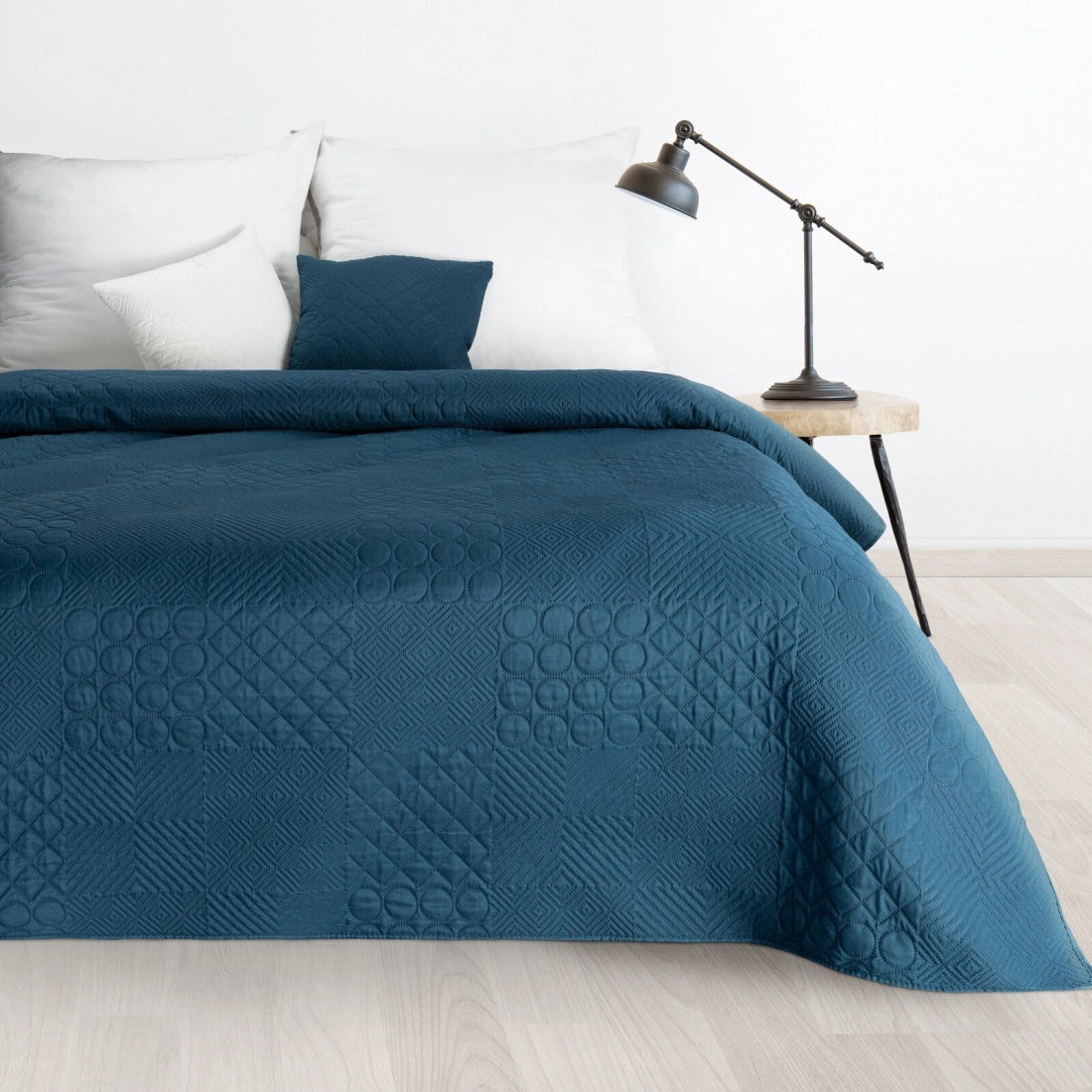 Prehoz 170x210 cm mikrovláknový s patchworkovým vzorom, tmavomodrý
