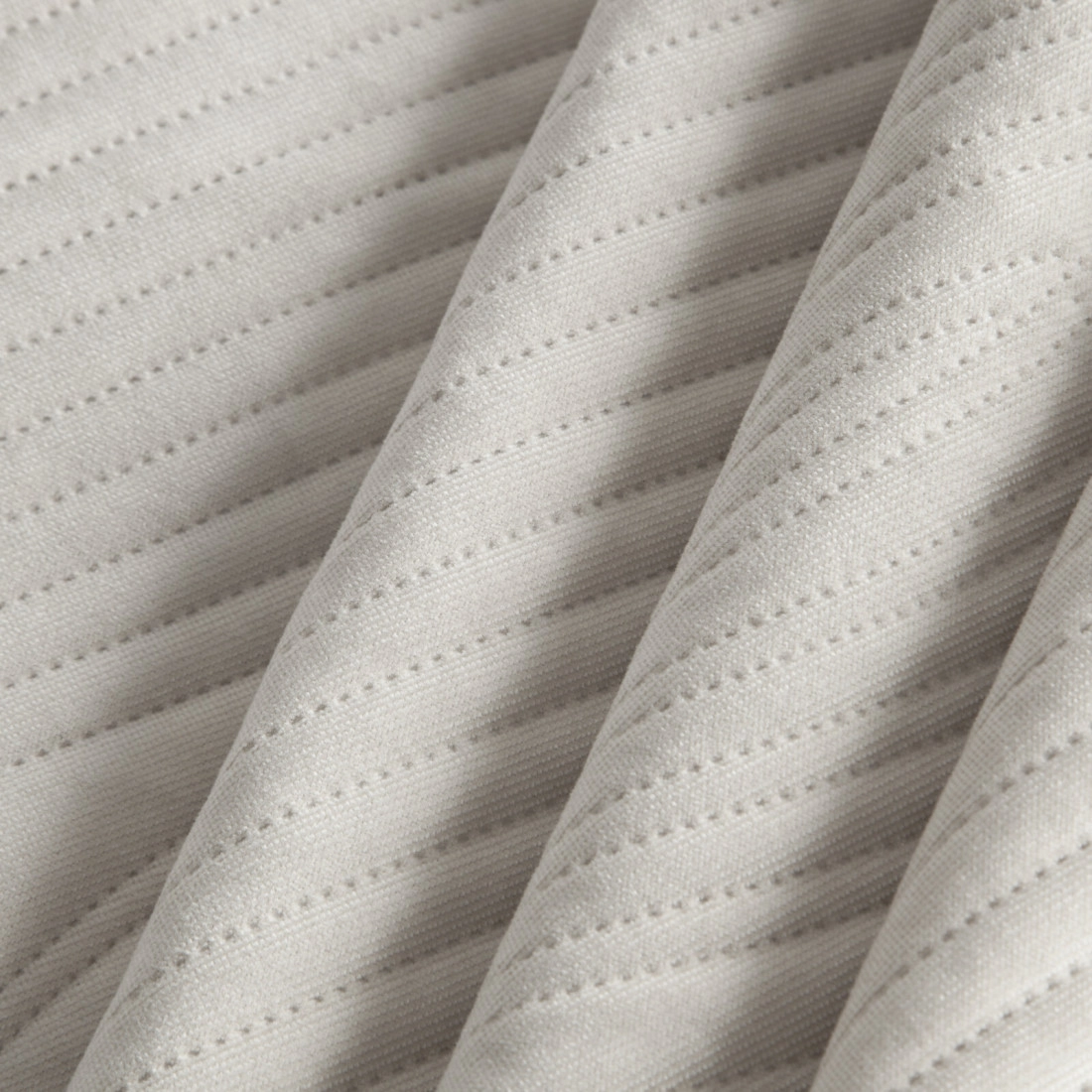 Prošívaný přehoz 170x210 cm s geometrickým vzorem, krémový