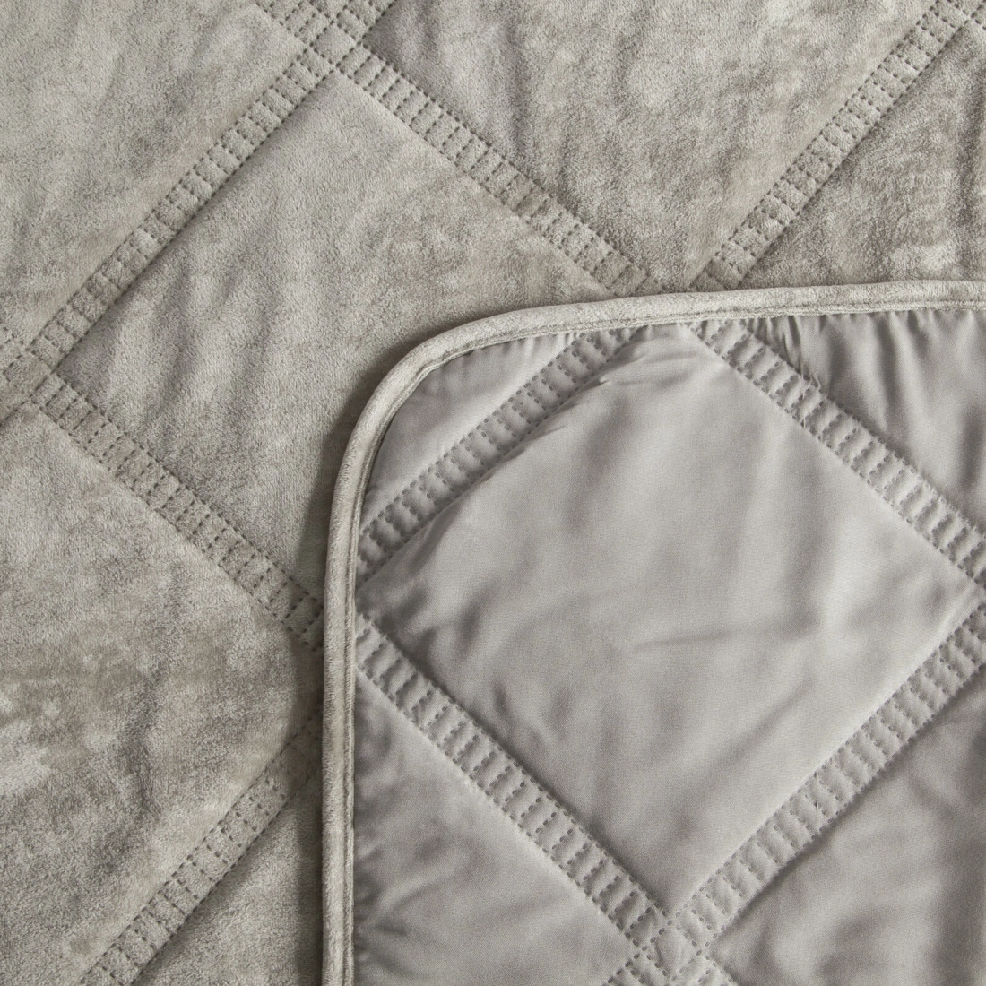 Prehoz 170x210 cm s geometrických vzorom kosoštvorcov, béžový