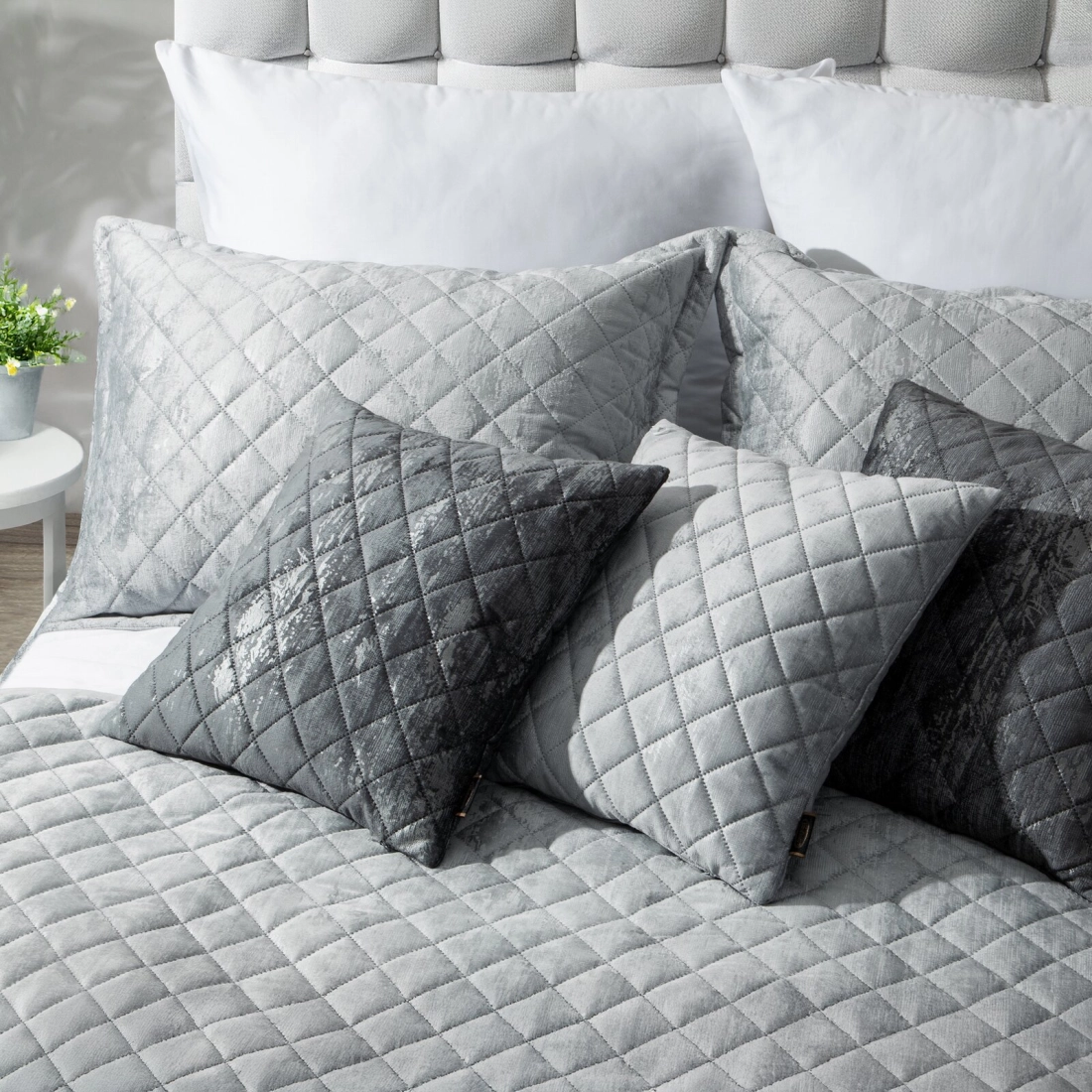 Prehoz 170x210 cm velúrový s geometrickým vzorom, strieborný