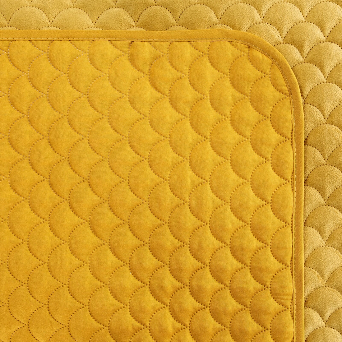 Prehoz 220x240 cm so vzorom rybích šupín, horčicový