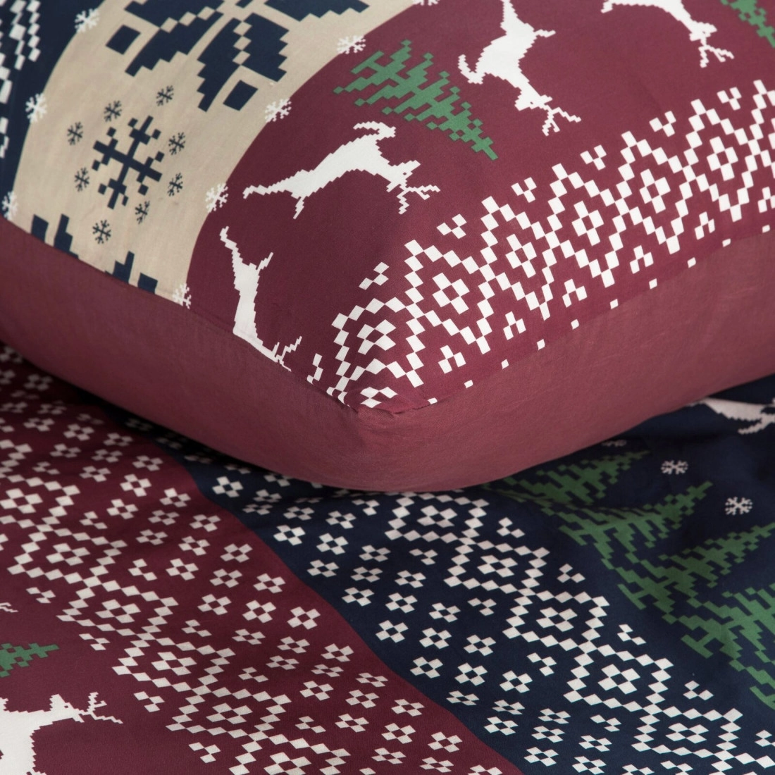 Vianočné obliečky 140x200 cm bavlnené renforcé, tmavomodré a bordové