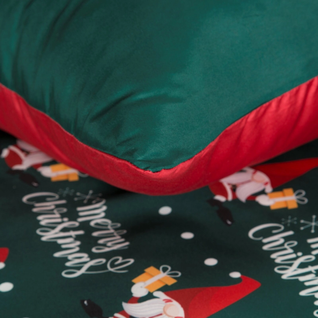 Vianočné obliečky 160x200 cm mikrovláknové, zelené a červené