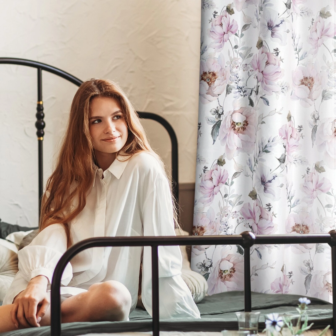 Závěs 350x150 cm bílý s vyšívanými květy na kovové kroužky NATALI