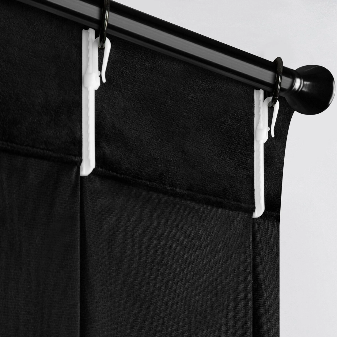 Záves 125x270 cm zamatový čierny na riasiacu pásku MELANIE