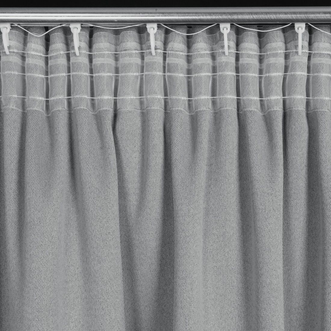 Záves 130x300 cm zatemňujúci strieborný na riasiacu pásku CARLO