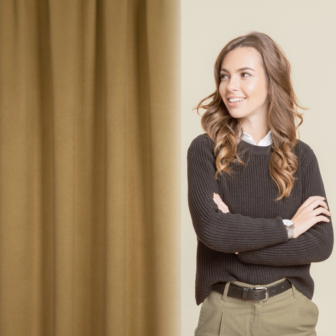 Záves 130x300 cm zatemňujúci štruktúrovaný medový na riasiacu pásku CARLO