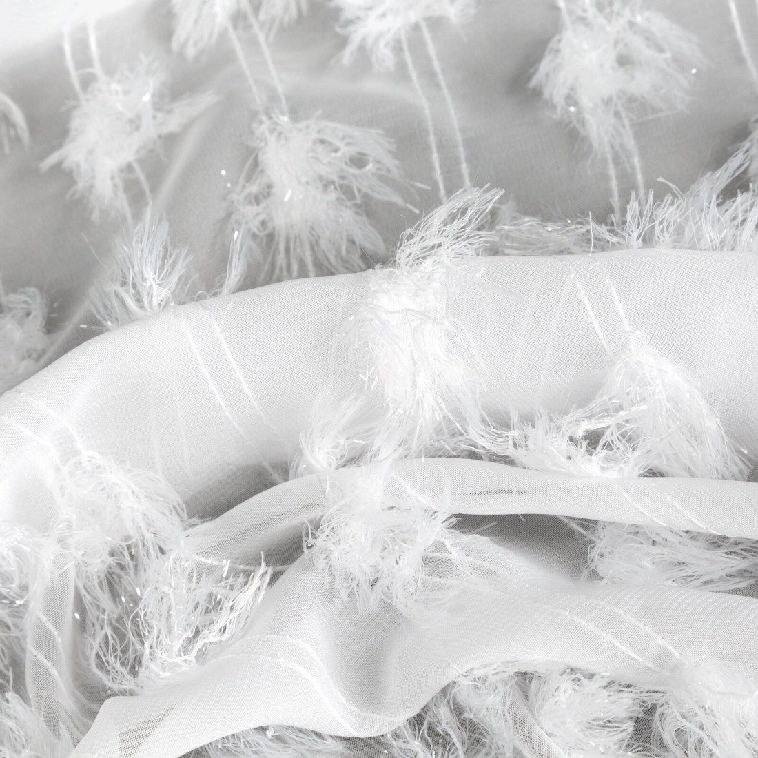 Záves 135x250 cm biely šifónový na kovové krúžky AURELIA Eva Minge