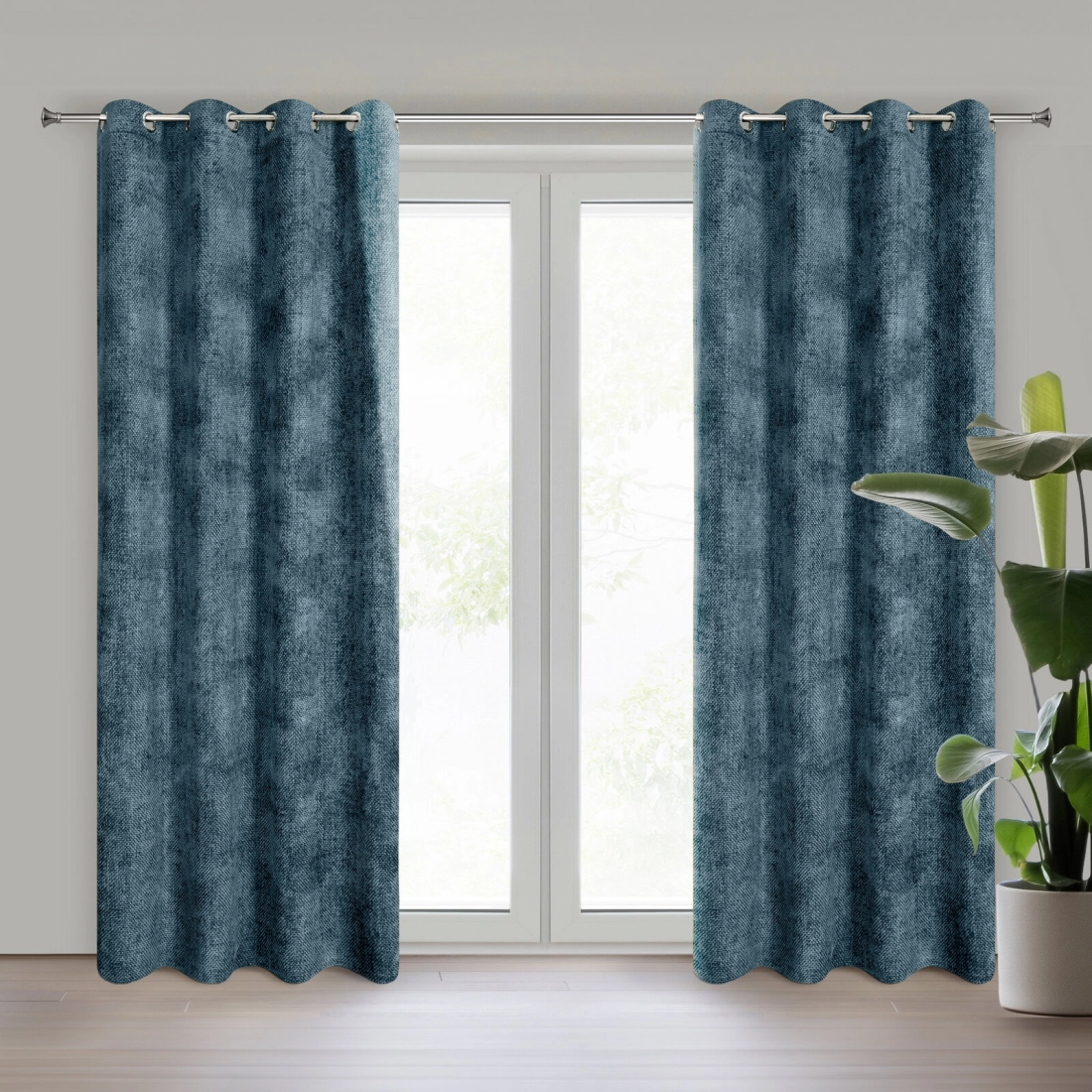 Záves 135x250 cm chenilový tmavomodrý na kovové krúžky ALETA