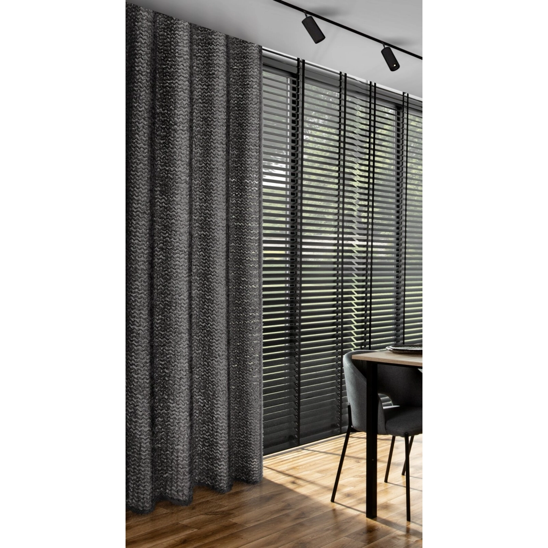 Záves 135x250 cm čierny na kovové krúžky TIFFANY Eva Minge