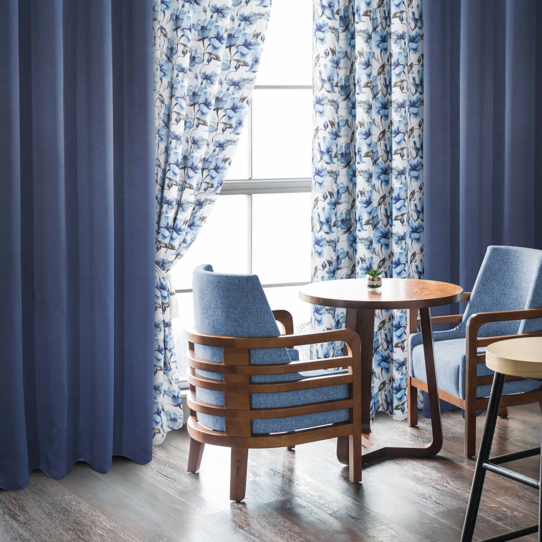 Záves 135x250 cm matný zatemňovací granátový na kovové krúžky BLACKOUT