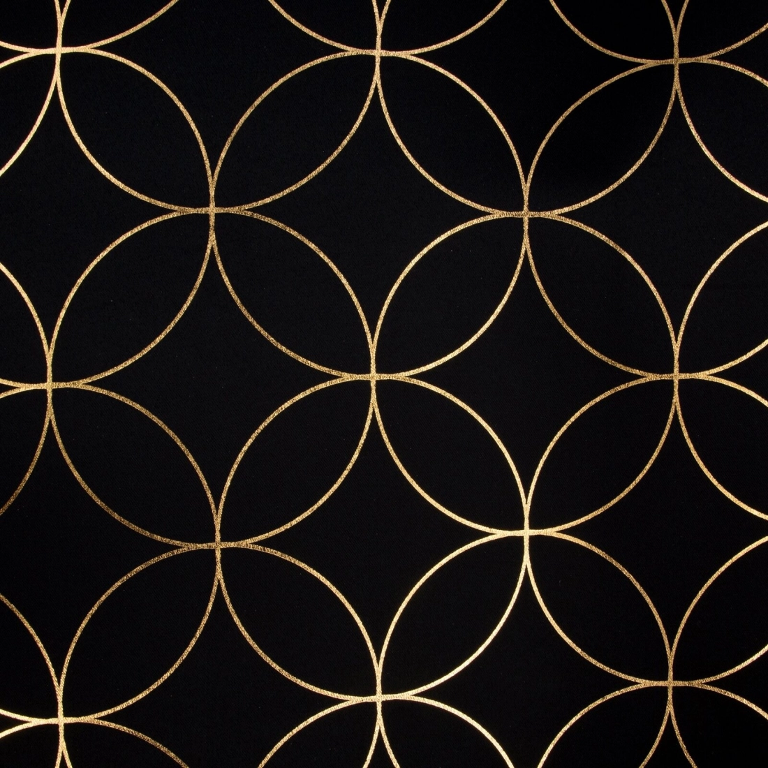 Závěs 135 x 250 cm, polyester, černý se zlatým geometrickým vzorem, na kovových kroužcích ABELLA