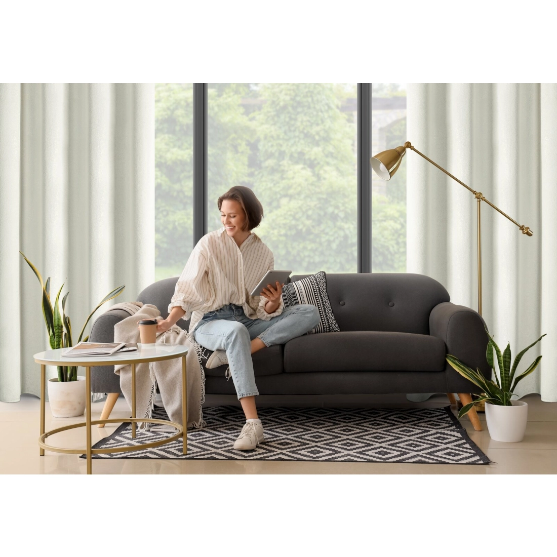 Záves 135x250 cm zamatový krémový zlatý na kovové krúžky BETHY