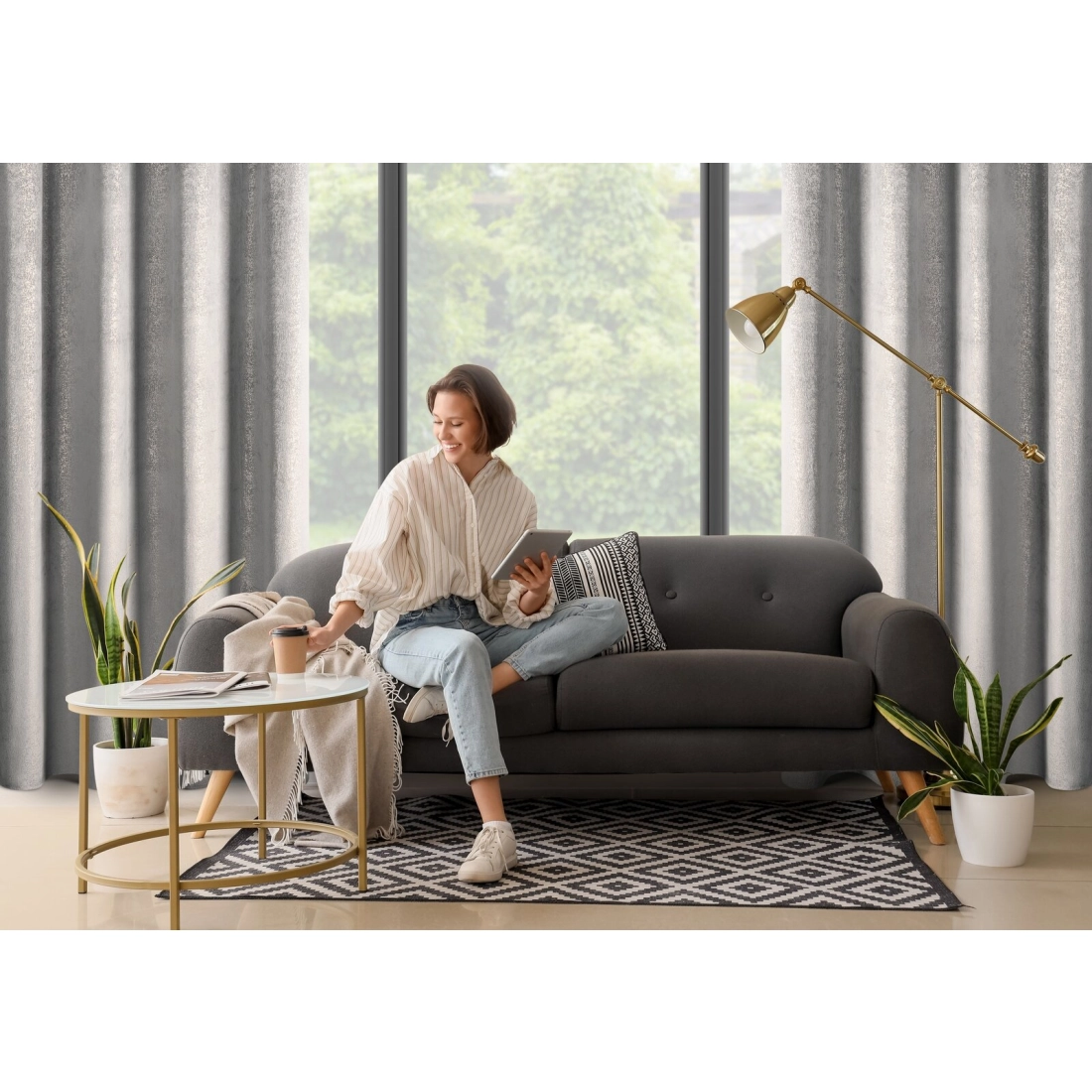 Záves 135x250 cm zamatový strieborno zlatý na kovové krúžky BETHY