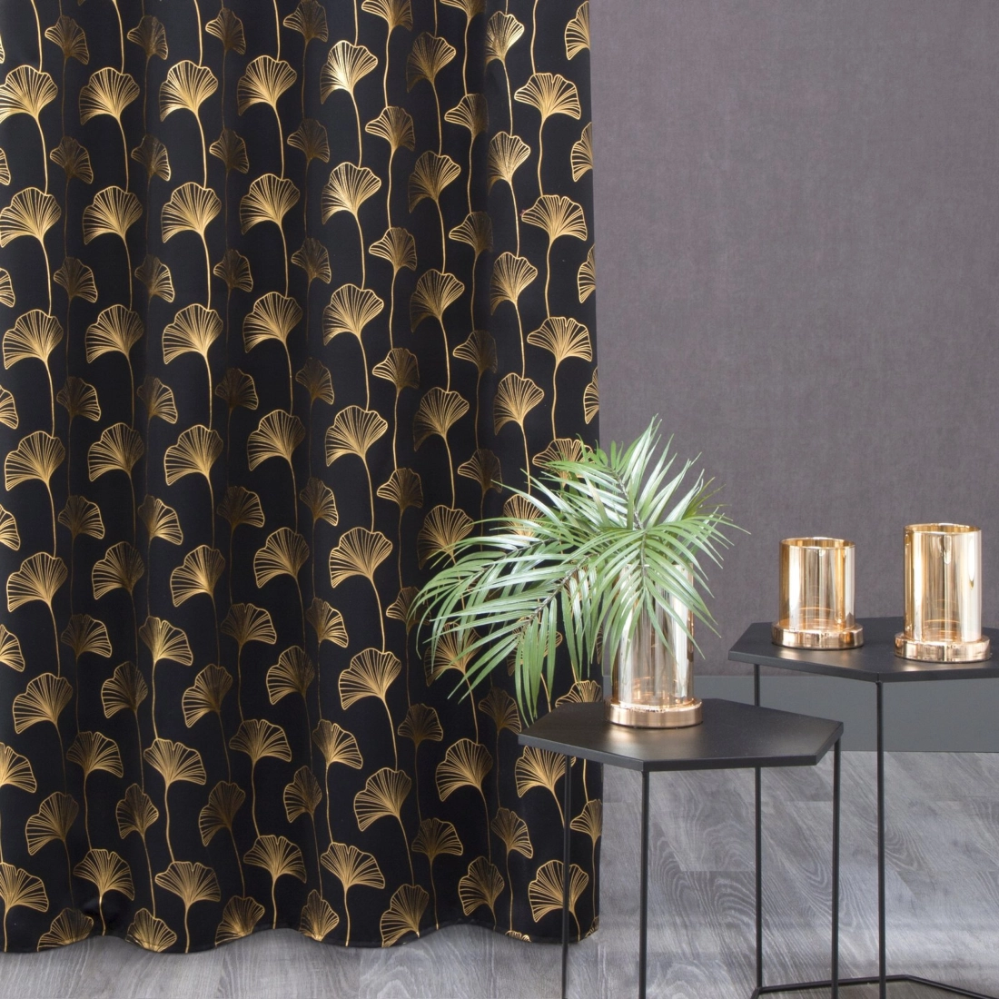 Záves 135x250 cm zatemňovací čierno-zlatý na kovové krúžky CLARA