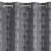 Záves 135x250 cm zatemňovací grafitový so striebornou geometrickou potlačou na kovové krúžky